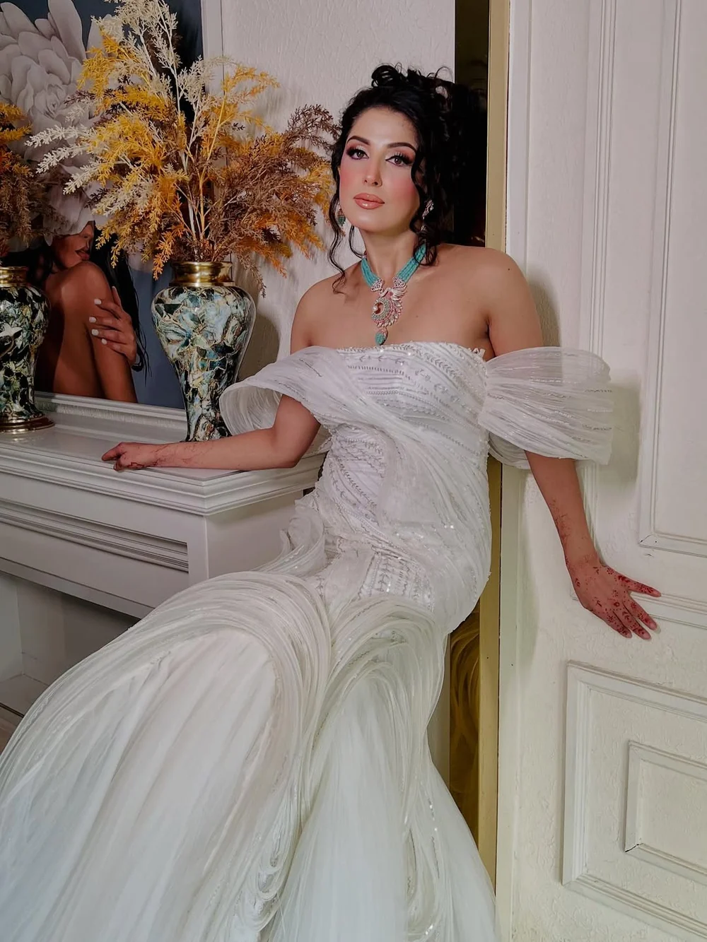 Home IVORY STRUCTURED GOWN